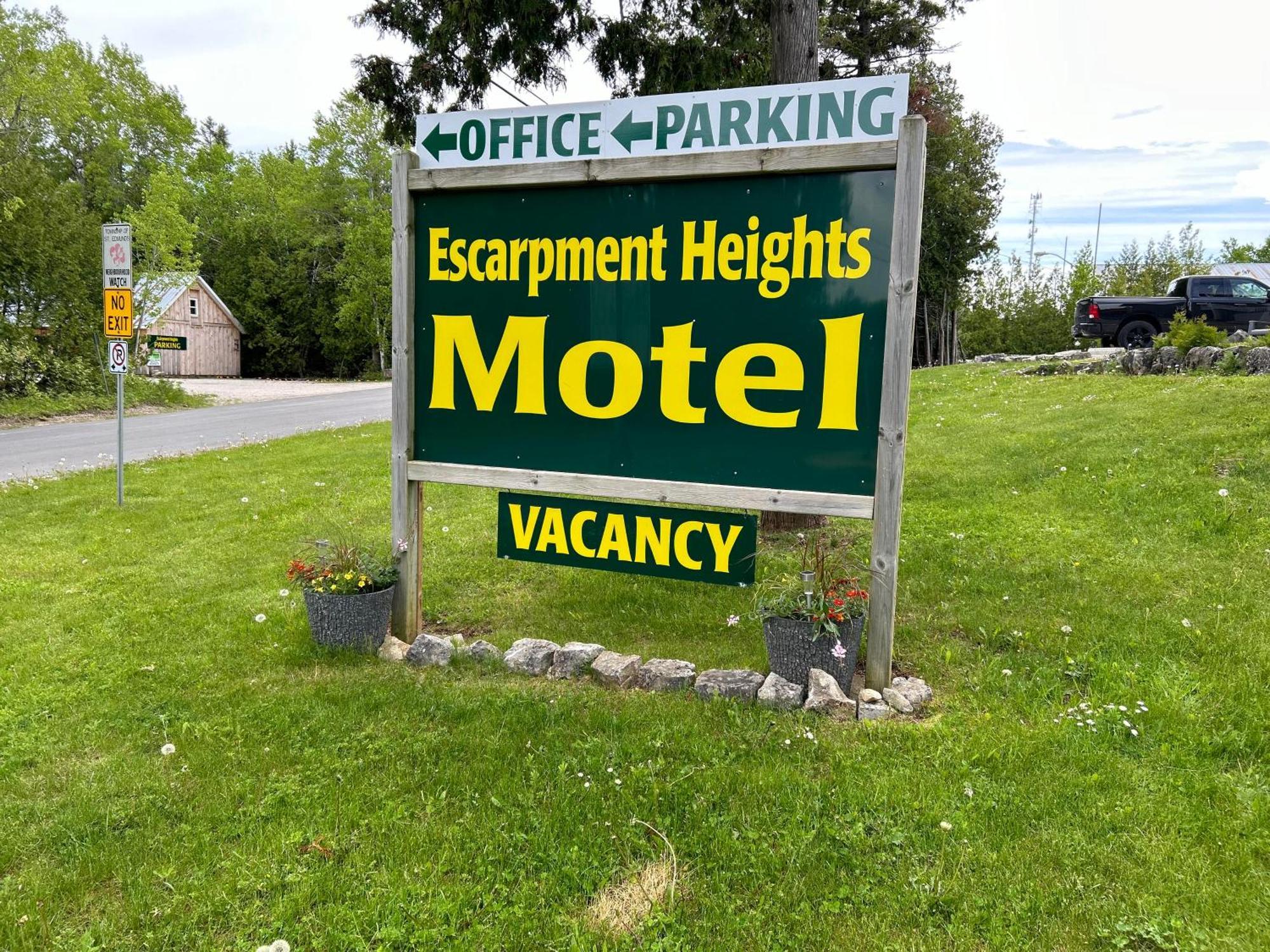 Escarpment Heights Motel Tobermory Luaran gambar